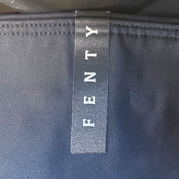 Savage X Fenty Black Leggings, Size L — Side Slip Pockets, 26″ Inseam - Picture 4 of 10